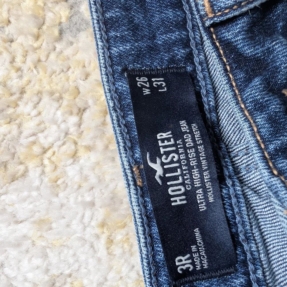 Hollister Two-Tone Contrast Jeans Sz 3R – High Rise Straight Leg Denim - Picture 5 of 7